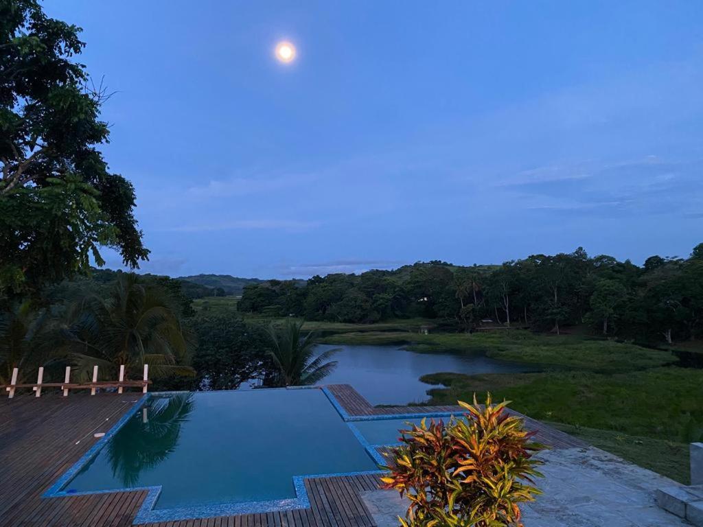 Gatun Lake Lodge Hotel Pueblo Nuevo  外观 照片